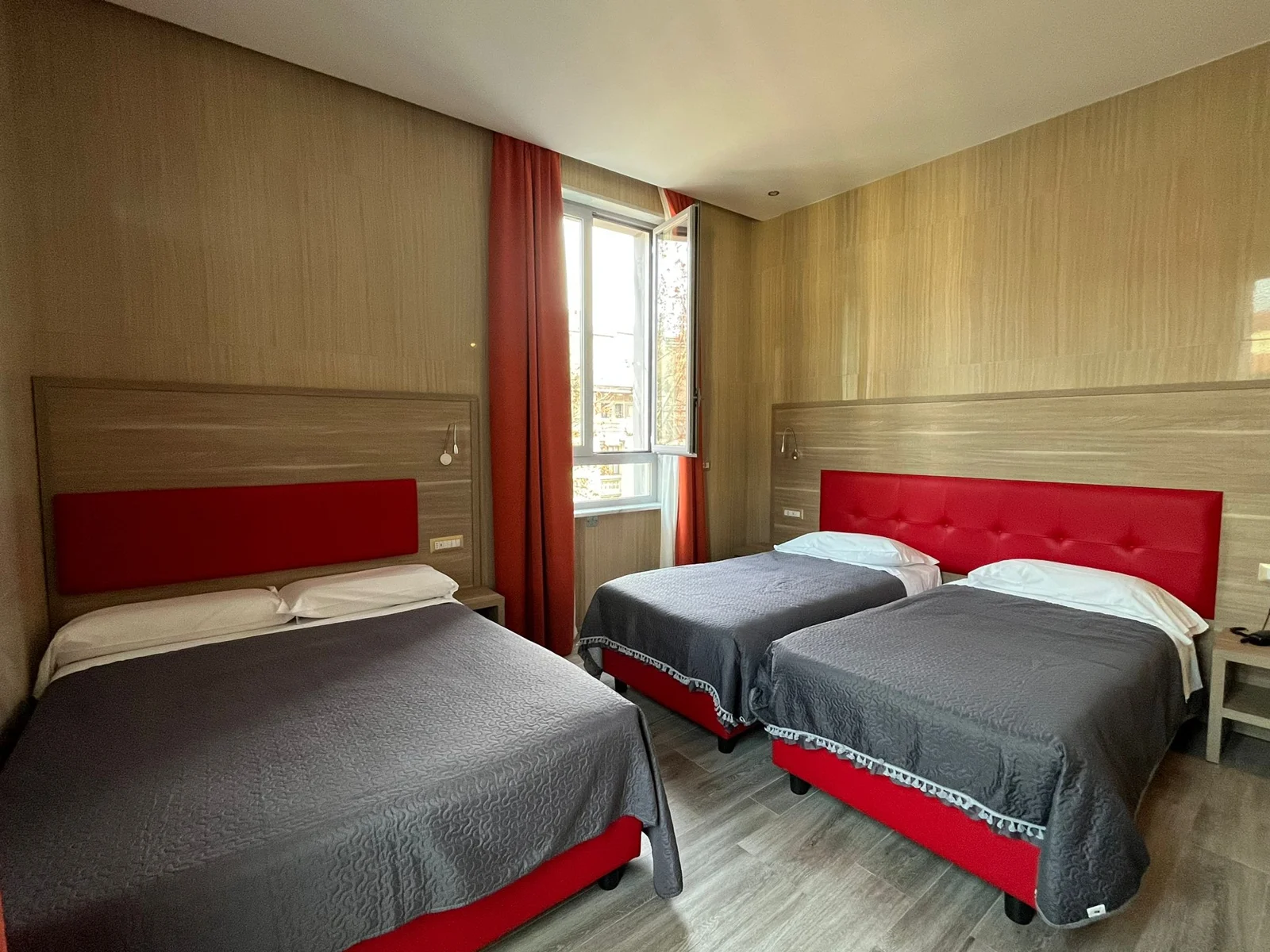 Quadrupla — Midway Hotel — Foto 1